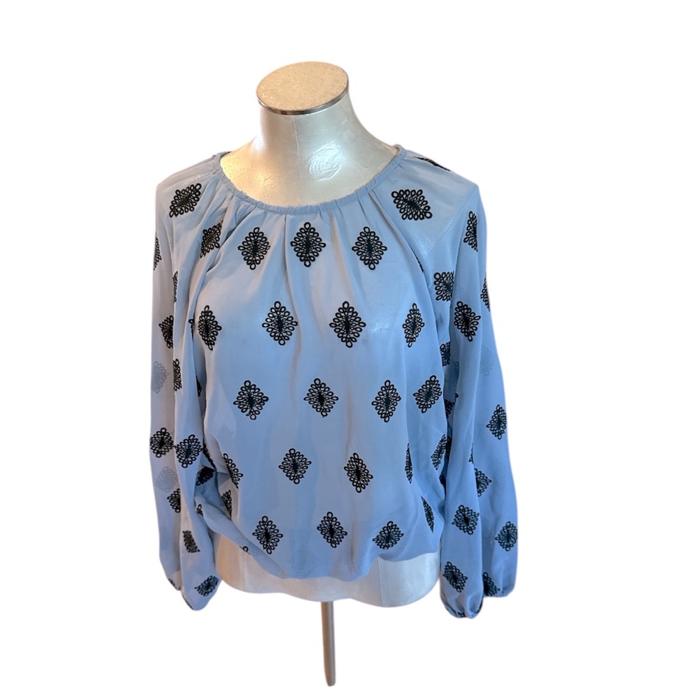 Love and Promises Women’s Blouse Embroidered long sleeves Size Medium